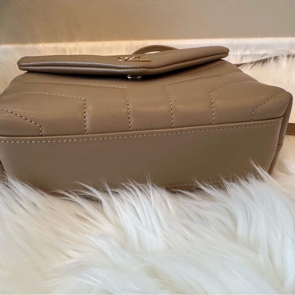 Yves Saint Laurent Tan Quilted Leather Shoulder Bag - Picture 2 of 7